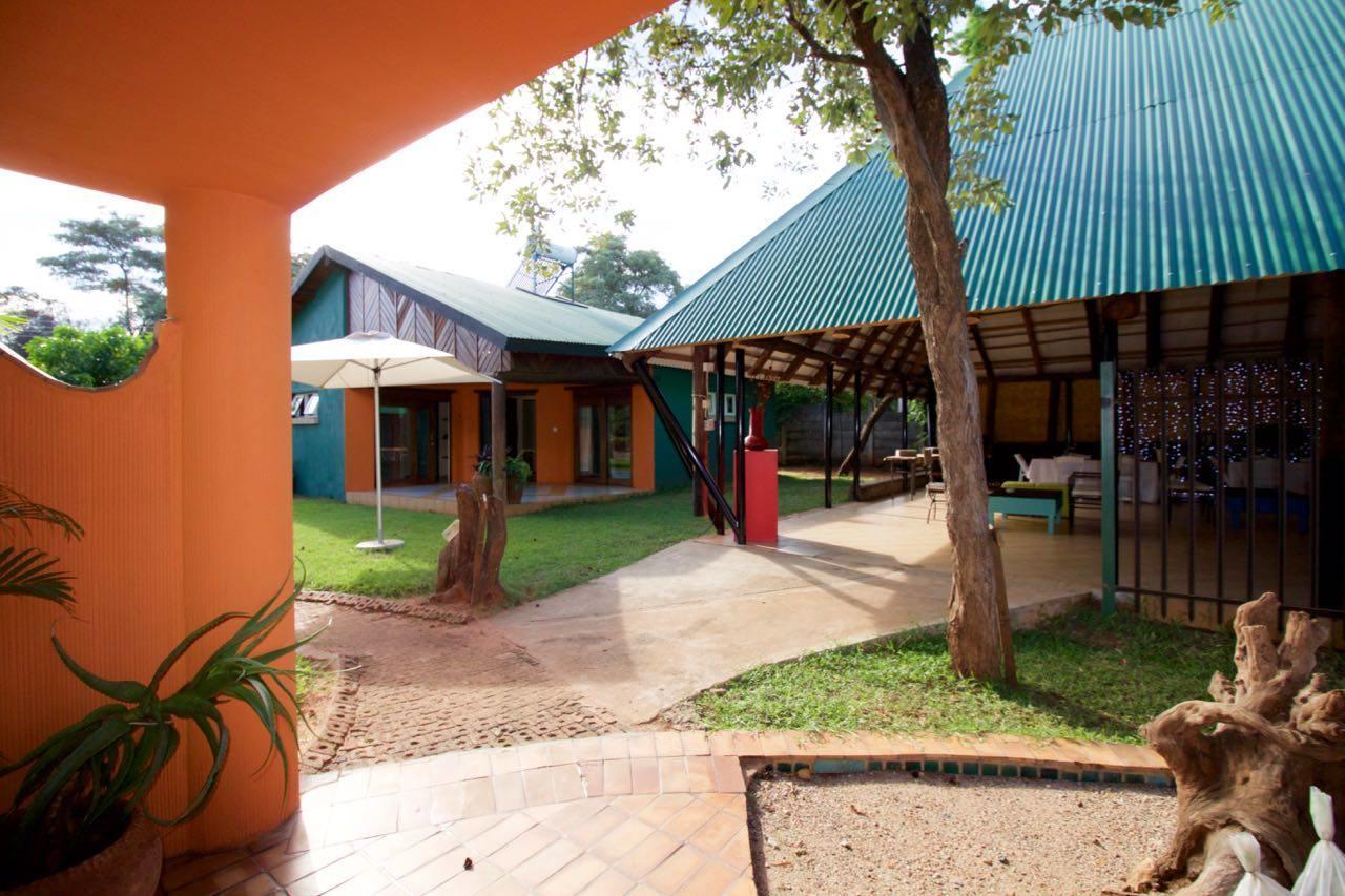 Flatdog Lodge Victoria Falls Exterior foto