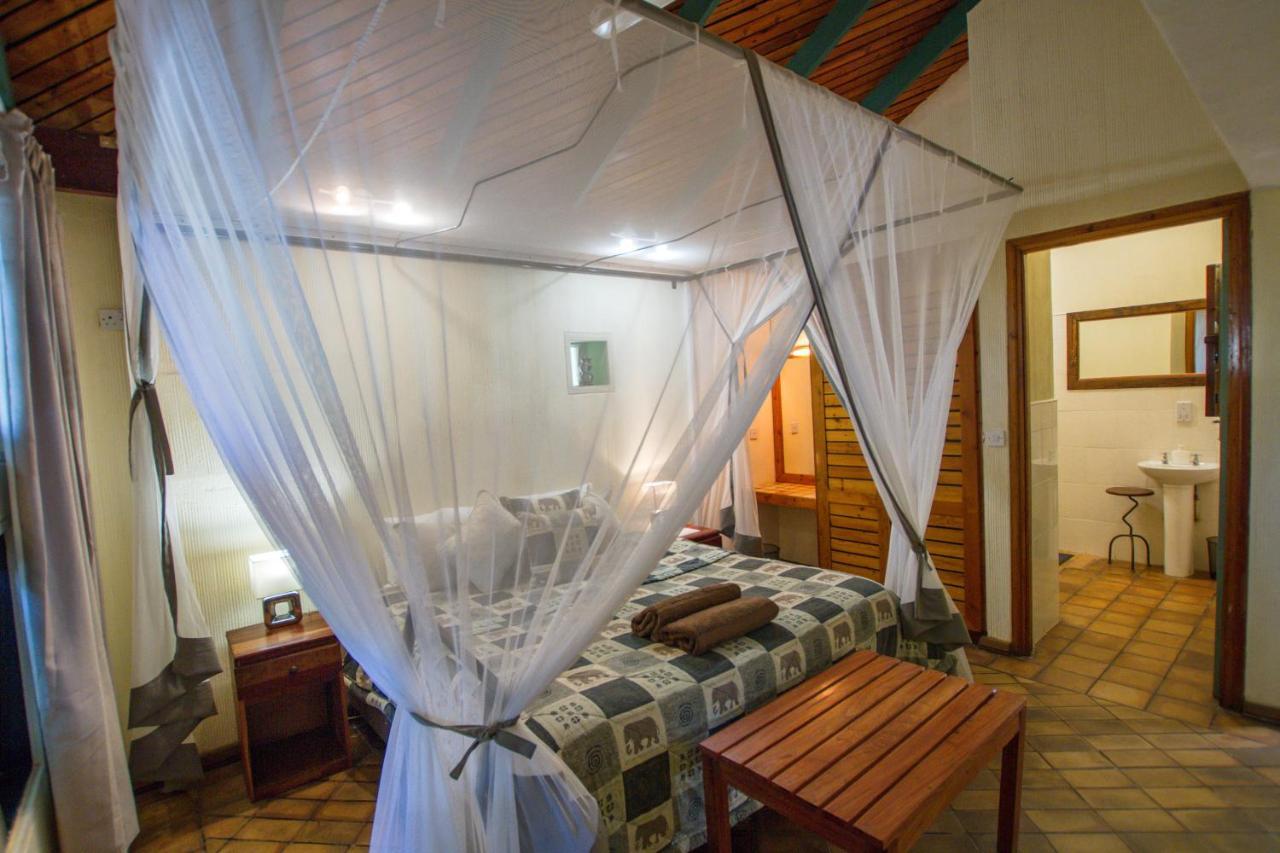 Flatdog Lodge Victoria Falls Exterior foto
