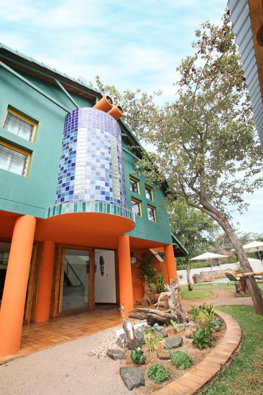 Flatdog Lodge Victoria Falls Exterior foto